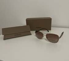 Lunette soleil burberry d'occasion  Vigneux-sur-Seine
