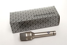 Neumann microfono vocale usato  Spedire a Italy