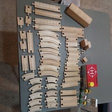 Lote de 54 peças de trilho ferroviário de madeira Thomas Brio Maxim Ikea trilho de carro trem de madeira #6 comprar usado Lote de 54 peças de trilho ferroviário de madeira Thomas Brio Maxim Ikea trilho de carro trem de madeira #6 comprar usado  Enviando para Brazil