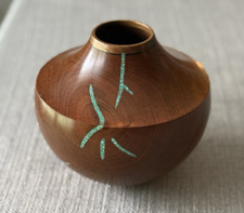 Vaso de arte de madeira mesquita virado à mão com incrustação e escultura assinado ACE 2009 comprar usado  Enviando para Brazil