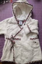 Usado, Roupão de banho Tommy Hilfiger tamanho único bebê criança com capuz, branco com detalhes xadrez comprar usado  Enviando para Brazil