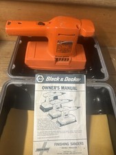 Lixadeira de acabamento BLACK & DECKER ação única com estojo, isolamento duplo, EUA comprar usado  Enviando para Brazil