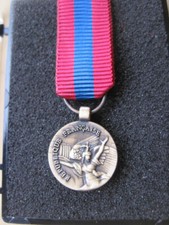 Médaille miniature défense d'occasion  Conches-en-Ouche