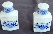 Lindo Conjunto de Sal e Pimenta Vintage de Porcelana Azul sobre Branco–Com Rolhas comprar usado  Enviando para Brazil