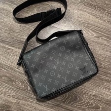 Louis vuitton messenger for sale  Bronx