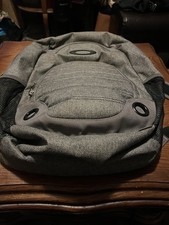 Mochila masculina Oakley poliéster preta nova com etiquetas comprar usado Mochila masculina Oakley poliéster preta nova com etiquetas comprar usado  Enviando para Brazil