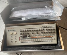 Roland TR-09 Boutique Rhythm Composer Drumcomputer OVP comprar usado  Enviando para Brazil