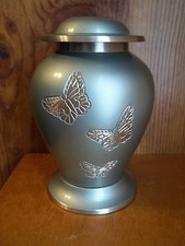 Urna de latão maciço verde pálido menor com manteigas~5"~~até 28#~~não muito perfeita comprar usado  Enviando para Brazil