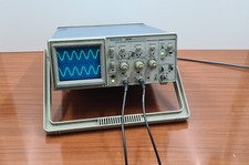 Tektronix 2205 mhz d'occasion  Moulins