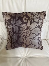 Pretty decorative pillow d'occasion  Expédié en Belgium