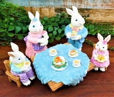 Estatuetas vintage MERVYNS família de coelhos e mesa bolo de cenoura mãe pai crianças Páscoa comprar usado  Enviando para Brazil