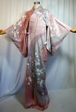 Quimono japonês "HOMONGI", um corante parcialmente "SHIBORI", SAKURA, rosa, L5' 4".3111 comprar usado Quimono japonês "HOMONGI", um corante parcialmente "SHIBORI", SAKURA, rosa, L5' 4".3111 comprar usado  Enviando para Brazil