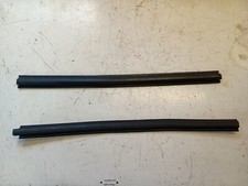 VW Polo 86C Listwy drzwiowe Listwy szyby przednie prawe Listwy ozdobne na sprzedaż  PL