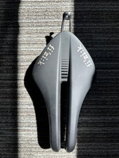 Selim Fizik Transiro Aeris longa distância R1 - Carbono, 135mm, preto comprar usado  Enviando para Brazil