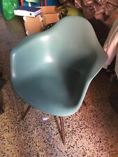 Vitra eames plastic usato  Milano