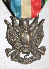 Ancienne medaille insigne d'occasion  Digoin