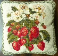 Travesseiro pequeno vintage floral ponto cruz agulha morangos 9,5" x 9,75", usado comprar usado  Enviando para Brazil