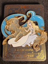 Pin Fantasia Disney Frozen 2 Rainha Elsa e Nokk Senshi Variante LE 25 Grau B comprar usado  Enviando para Brazil