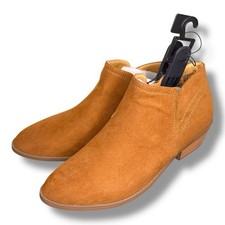 New size tan for sale  Laurel