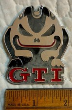 Volkswagen Golf GTI emblema/emblema (ano desconhecido) metal com esmalte usado 2 1/2" x 2" comprar usado  Enviando para Brazil