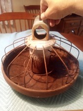 Alimentador de frango vintage com estrutura de arame galvanizado. comprar usado  Enviando para Brazil