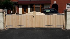 Wooden driveway entrance for sale Wooden driveway entrance for sale  DUKINFIELD