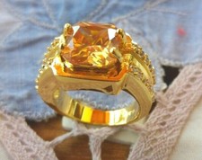 Jolie bague jaune d'occasion  Expédié en Belgium