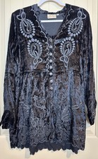 Vestido bordado The Paper Lace preto veludo manga longa boho caprichoso tamanho P comprar usado Vestido bordado The Paper Lace preto veludo manga longa boho caprichoso tamanho P comprar usado  Enviando para Brazil