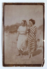 Femme souriante plage d'occasion  Rouen-