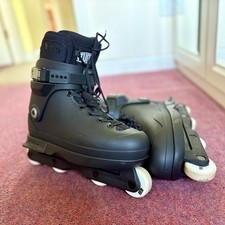 Skates 909 medium for sale  SHEPPERTON