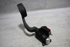 Gaspedal 13305804 pel gebraucht kaufen  Schwaigern