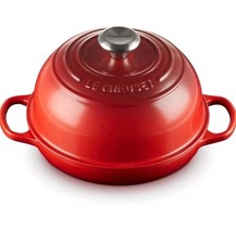 Usado, Novo forno de pão de ferro fundido esmaltado Le Creuset em vermelho cerise comprar usado  Enviando para Brazil