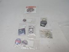 Lote de prendedores de recuerdos de banda vintage pegatina llavero Ramones Beatles Kinks (C3) segunda mano  Embacar hacia Mexico