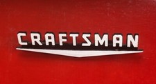 EMBLEMA DE CAIXA DE FERRAMENTAS VINTAGE ARTESÃO SUBLINHADO LOGOTIPO V METAL COM PINOS E CLIPES comprar usado  Enviando para Brazil
