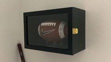 Vitrine de parede caixa de futebol armário de madeira proteção UV acrílico porta com trava comprar usado  Enviando para Brazil