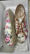 Scarpe tema fiori usato  Manoppello