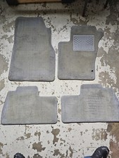 Usado, Conjunto de tapetes de assoalho cinza 98-05 OEM Mercedes ML320 ML350 ML430 ML500 W163 comprar usado  Enviando para Brazil