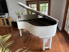 White howard grand for sale  Hillsdale