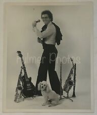 FOTO PROFISSIONAL VINTAGE B&W 8x10 Afro Man & Poodle cantando saxofone guitarra ENGRAÇADO comprar usado  Enviando para Brazil