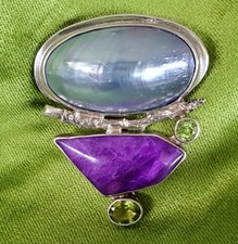 PINGENTE/PINO DE GALHO ECO OF THE DREAMER COM CHAROITE, PERIDOTO E PÉROLA MABE GRANDE comprar usado  Enviando para Brazil