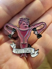 Broche pingente broche de lapela broche chapéu esmalte Pussy Power comprar usado  Enviando para Brazil