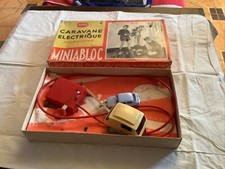 Caravan elettrica telecomandat usato  Italia