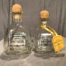 2 frascos vazios de vidro de tequila Añejo Patrón Agave com rolhas 375 e 200 ml Patron comprar usado 2 frascos vazios de vidro de tequila Añejo Patrón Agave com rolhas 375 e 200 ml Patron comprar usado  Enviando para Brazil