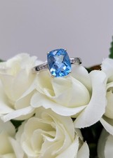 Bague ornée topaze d'occasion  Les Mureaux