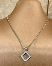 Collier blanc massif d'occasion Collier blanc massif d'occasion  Paris XV