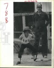 1989 Press Photo Bill Brady, diretor do jogo de relógios Covington Little League, usado comprar usado  Enviando para Brazil