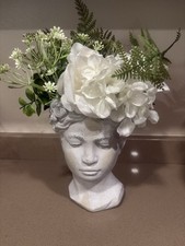 Vaso plantador de cabeça de deusa de jardim de cimento com flores artificiais e vegetação comprar usado  Enviando para Brazil