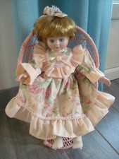 Poupée porcelaine fauteuil d'occasion  Bâgé-la-Ville