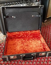 Fender Gitarre Deluxe Briefcase Koffer Schwarz Roter Plüsch comprar usado  Enviando para Brazil