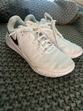 Nike women volleyball for sale  Clarksville
